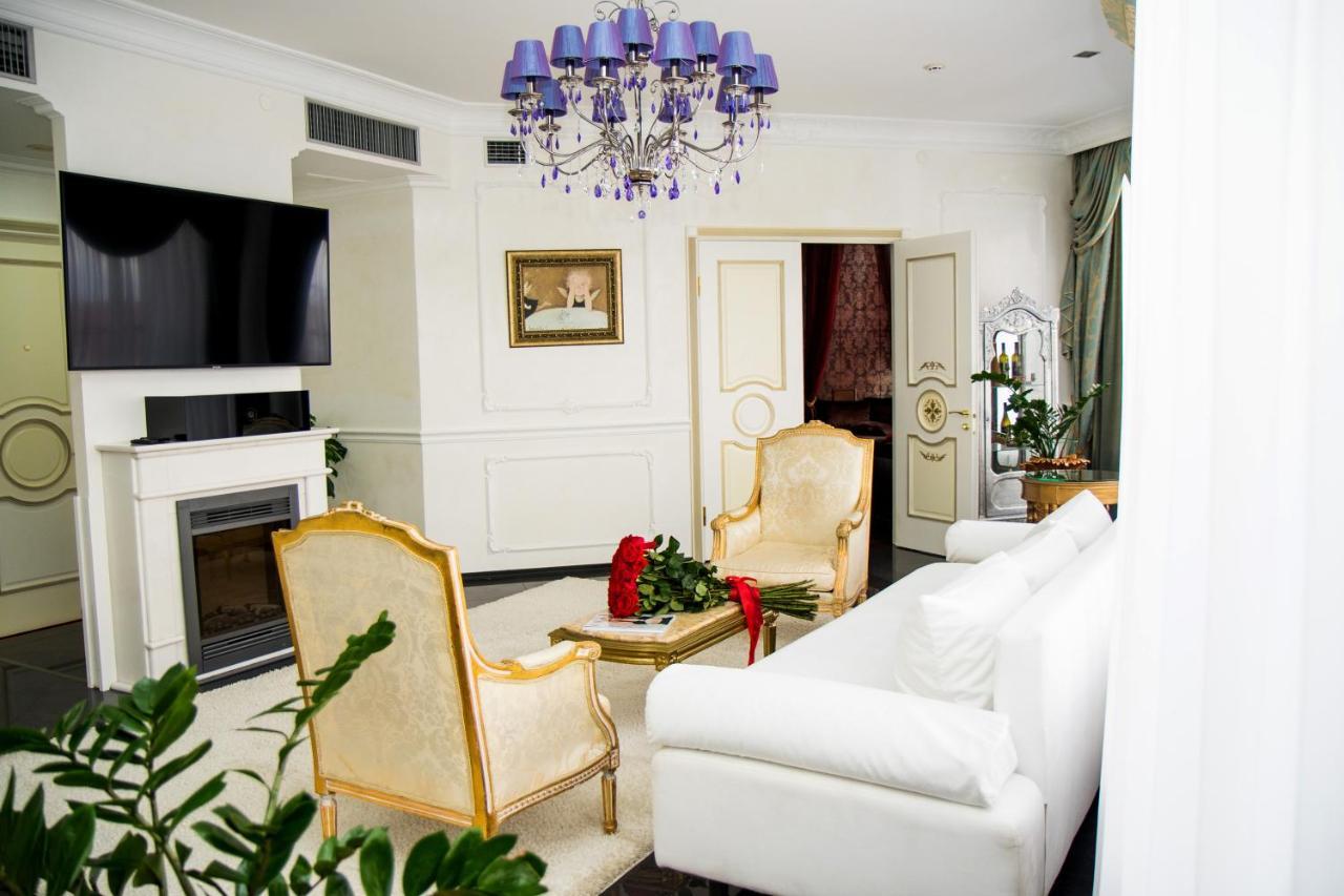 酒店 Boutique Casino Lybid Plaza 4*