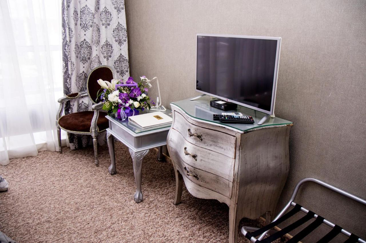 Готель Boutique Casino Lybid Plaza