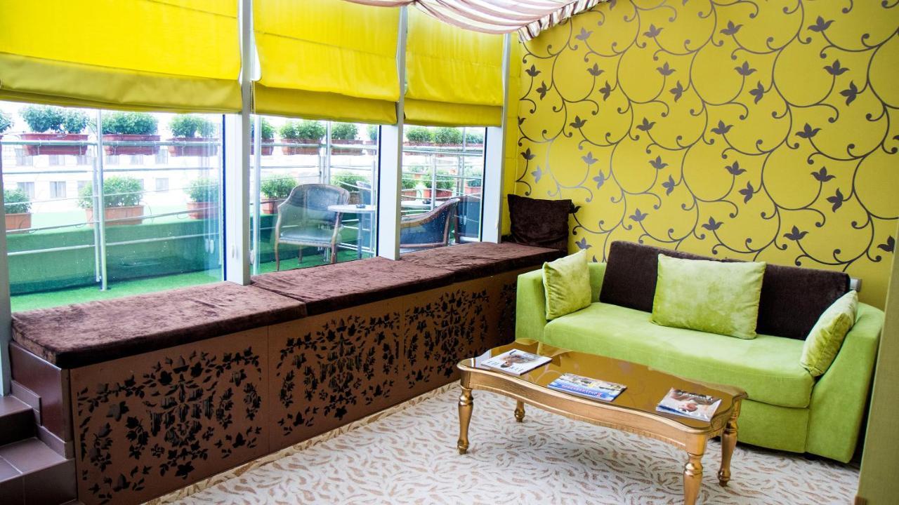 Boutique Casino Lybid Plaza Готель 5*